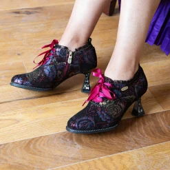 Hot Laura Vita Derbies - OLIVEO 05