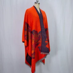 Hot Laura Vita Poncho Bryone