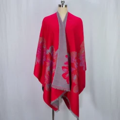 Hot Laura Vita Poncho Bryone